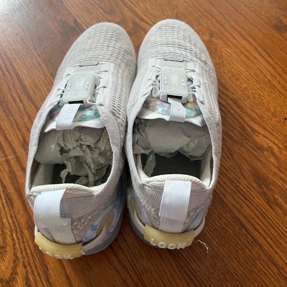 Nike Women’s VaporMax - Picture 4 of 6